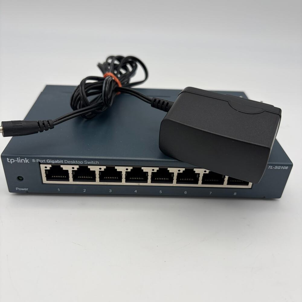 TP-Link TL-SG108 8-Port Gigabit Desktop Switch 5V 0.6A Used